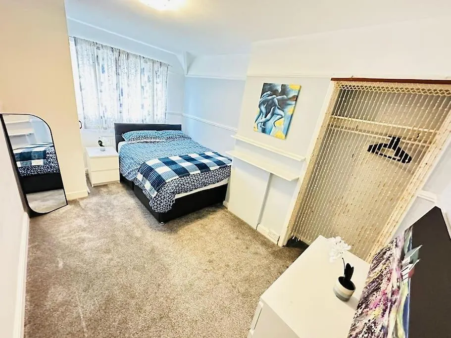 Villa Dream Escape Retreats! Bristol